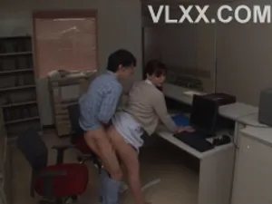 Ông chồng đi vắng, người yêu của con trai ở nhà bị khuất phục bởi bố Anh xã Nắc quá giỏi