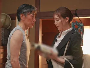 Anh nhân viên trúng độc đắc ở chung phòng với 2 chị cấp trên trong chuyến công tác