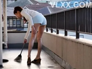 Mông của vợ tôi có tròn không?