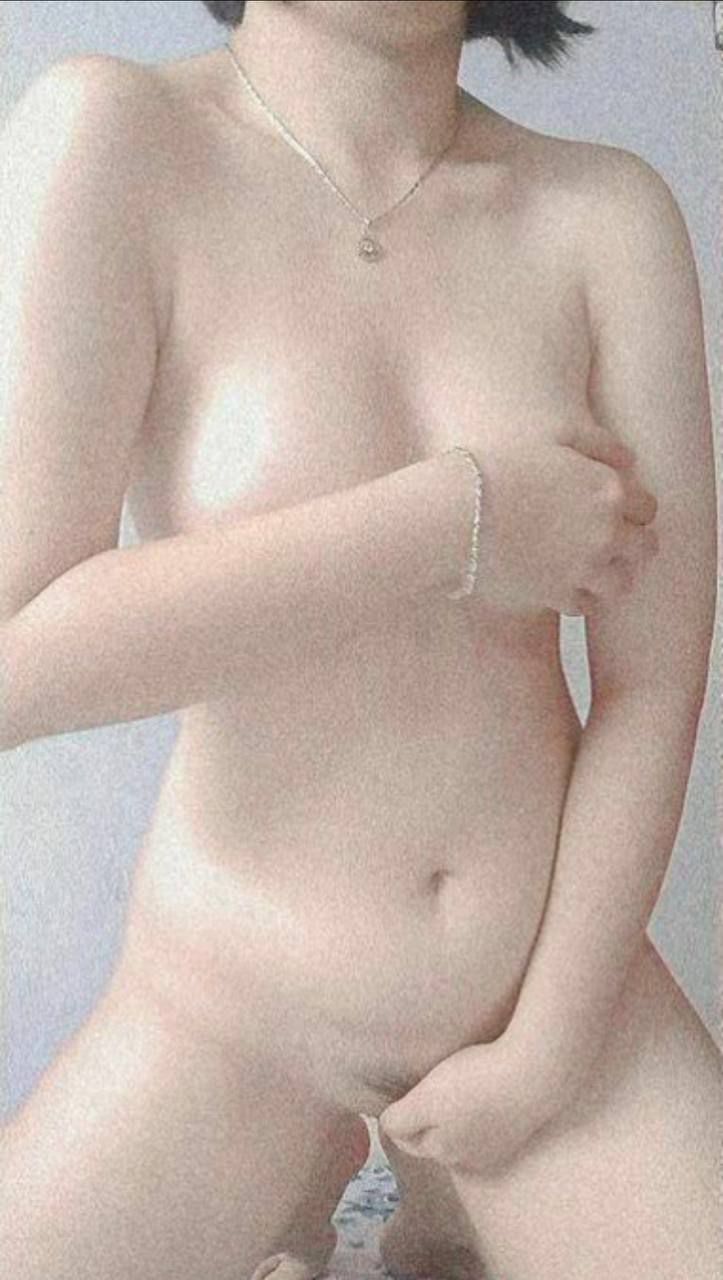 Học sinh nữ mới chuyển đến trường có niềm đam mê tình dục kinh khủng