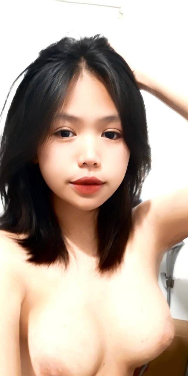 Móc lỗ lồn chảy tinh dịch em y tá dâm